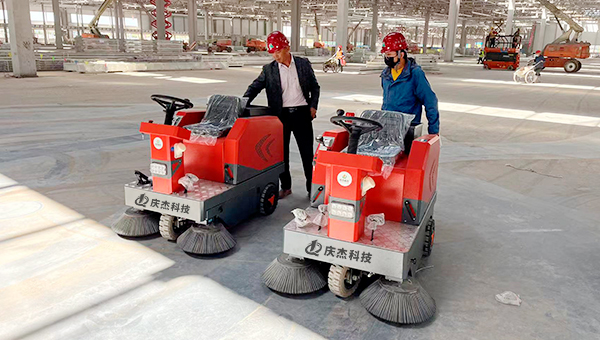 掃地車廠家-吸塵掃地車-工程項(xiàng)目采購慶杰電動掃地車