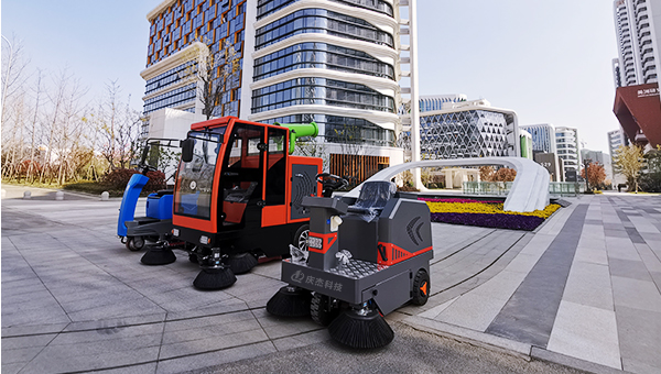 掃地車廠家-清掃車廠家-大型工業(yè)園采購慶杰多臺掃地車和洗地機(jī)